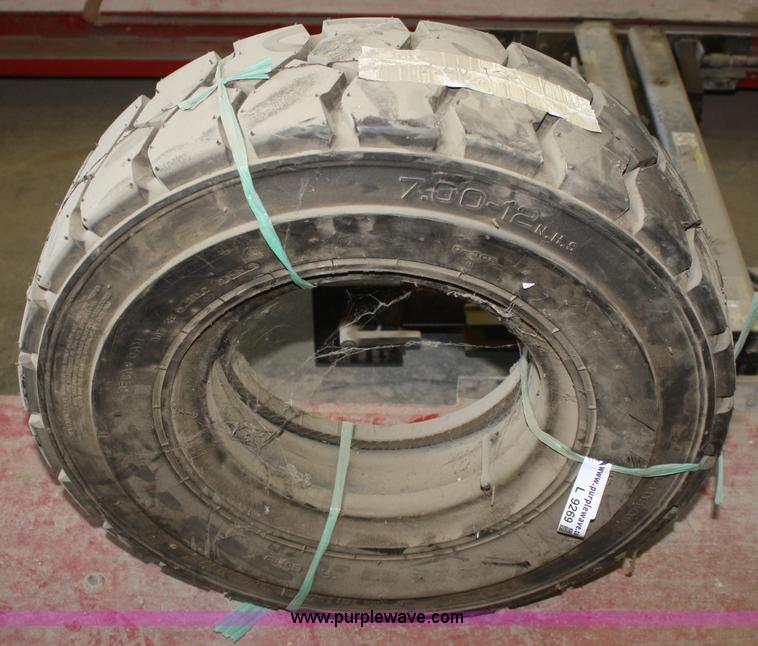 Destone 7.0012 forklift tire in Ottawa, KS Item L9269 sold Purple Wave