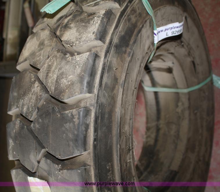 image for item L9269 Destone 7.00-12 forklift tire