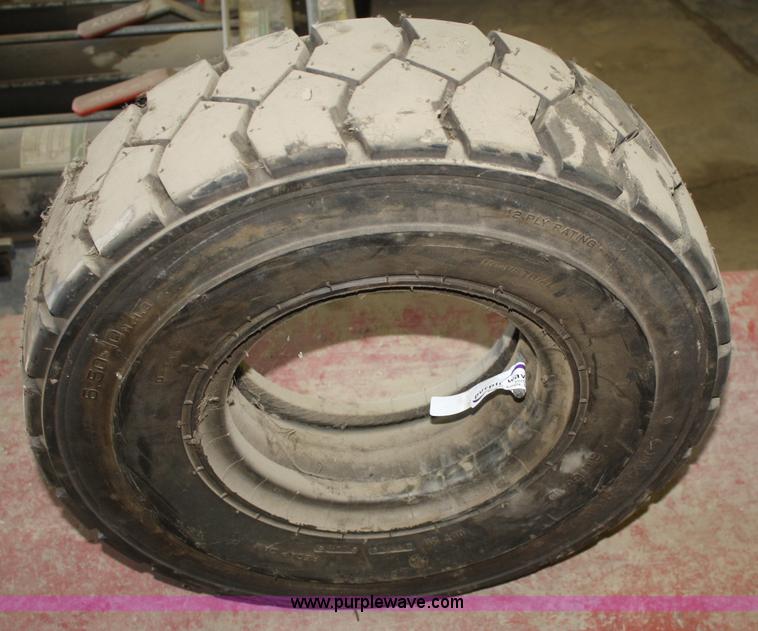 image for item L9271 Destone 6.50-10 forklift tire