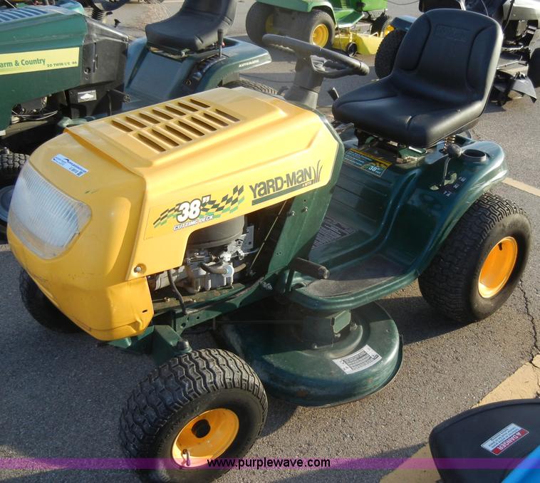 image for item U9918 Yardman lawn mower