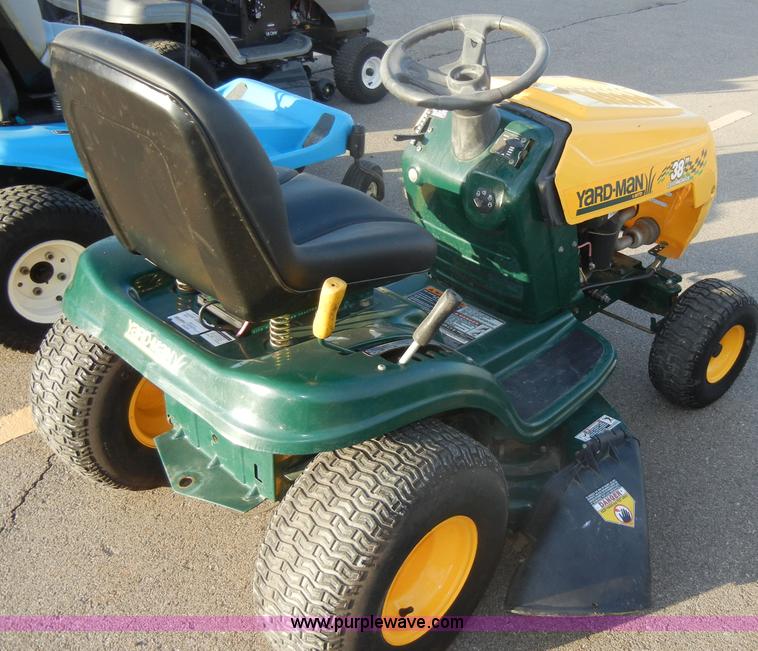 image for item U9918 Yardman lawn mower