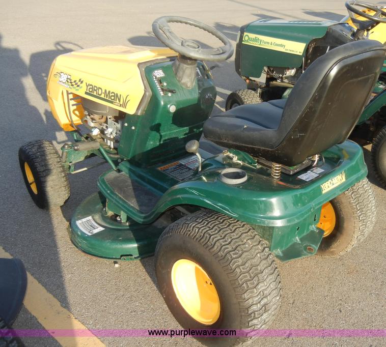 image for item U9918 Yardman lawn mower