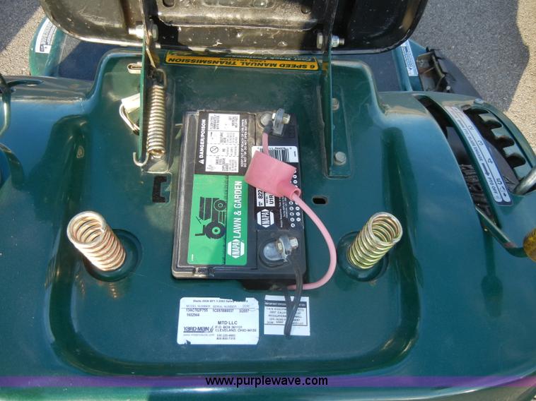 image for item U9918 Yardman lawn mower