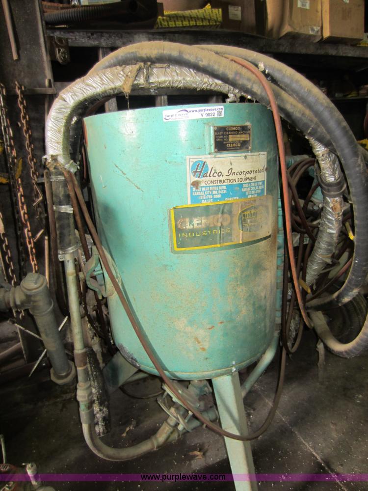 image for item V9022 (3) sand blasters