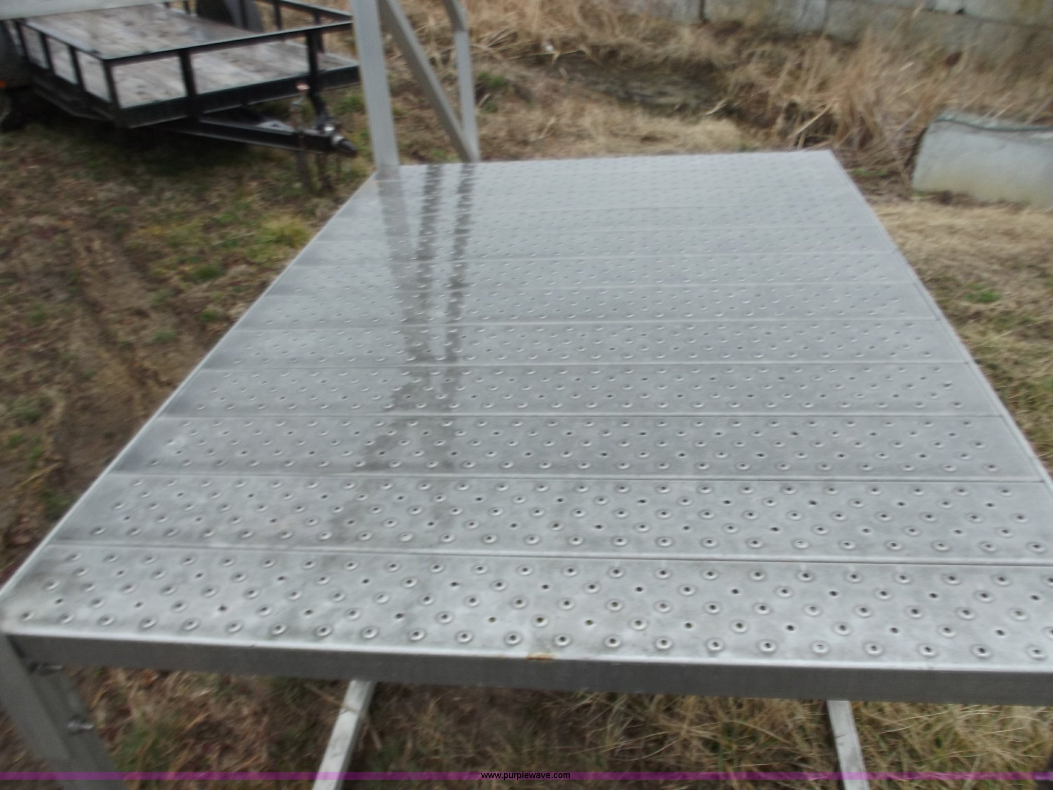 Aluminum job trailer steps in Odessa, MO Item D3601 sold Purple Wave