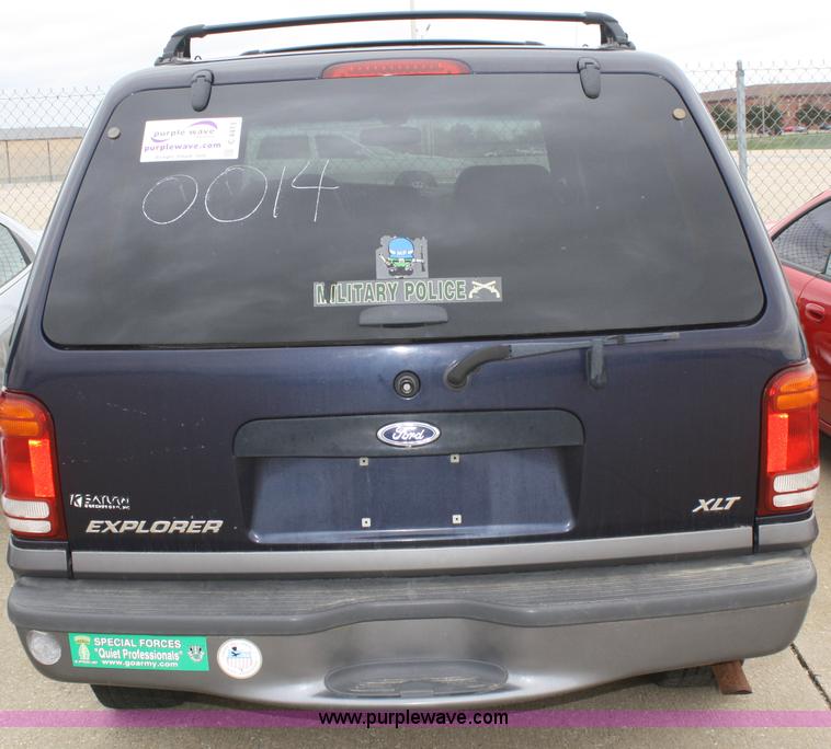 image for item C4413 2000 Ford Explorer XLT SUV