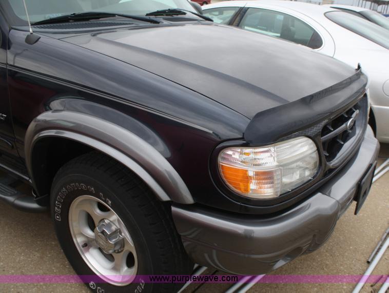 image for item C4413 2000 Ford Explorer XLT SUV