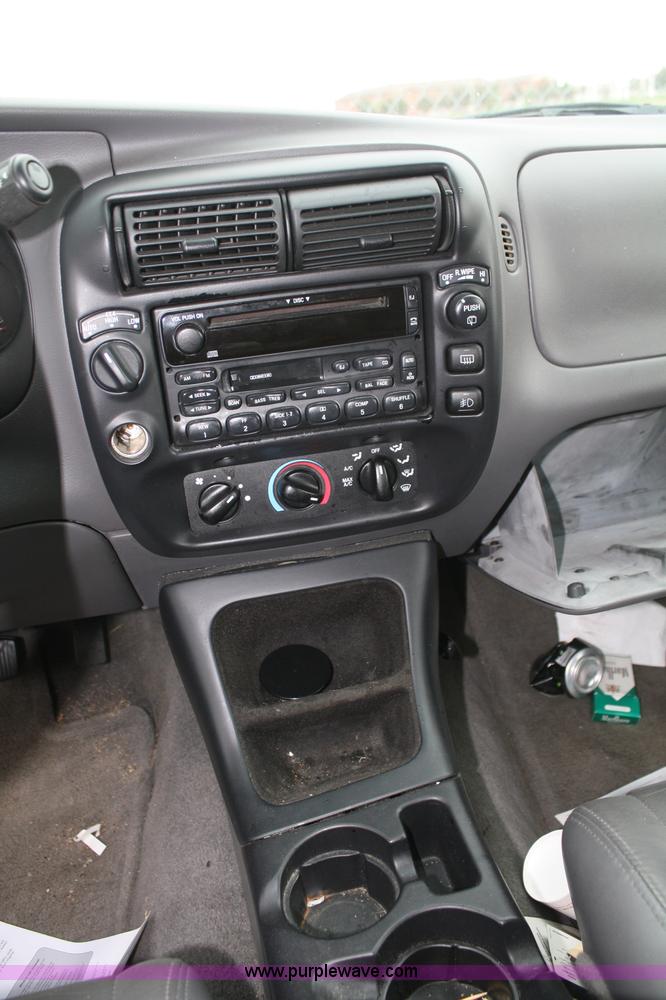 image for item C4413 2000 Ford Explorer XLT SUV