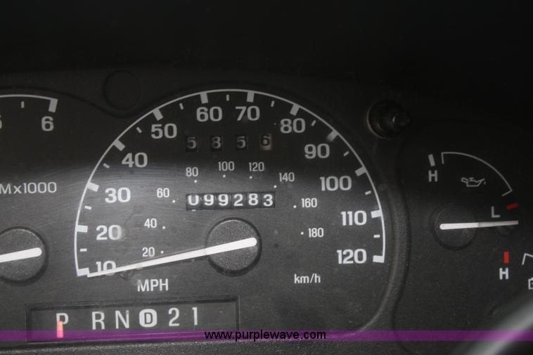 image for item C4413 2000 Ford Explorer XLT SUV