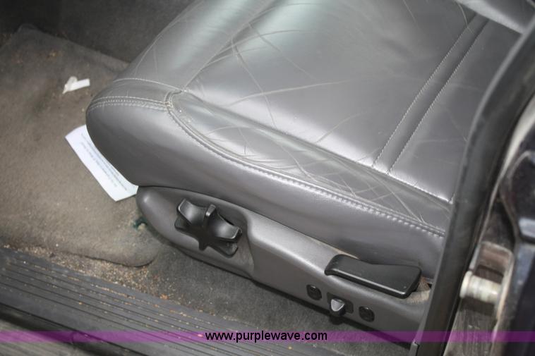 image for item C4413 2000 Ford Explorer XLT SUV