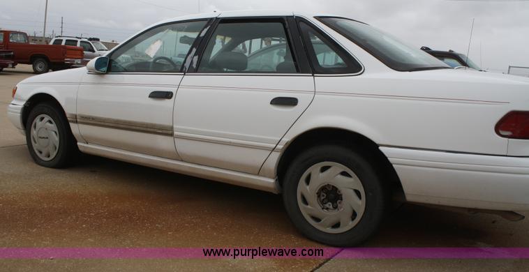 image for item C4416 1993 Ford Taurus GL