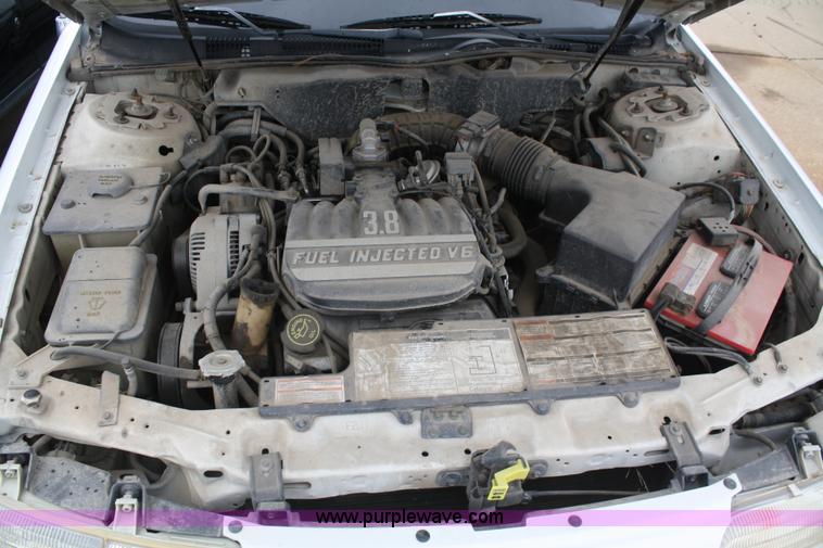 image for item C4416 1993 Ford Taurus GL