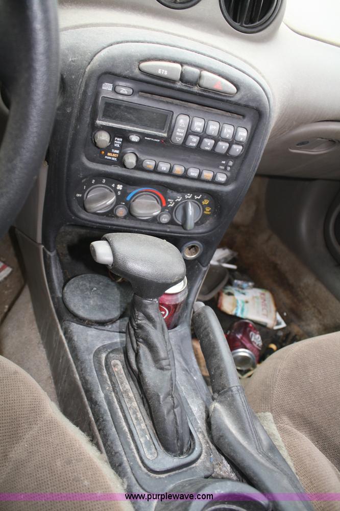 image for item C4417 2001 Pontiac Grand Am SE