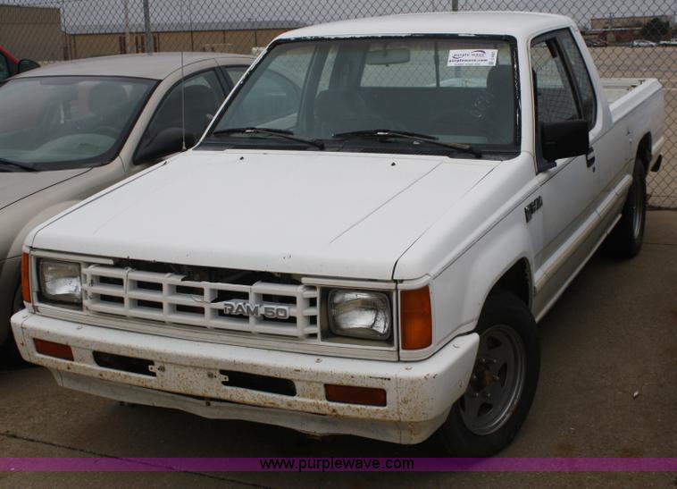 image for item C4421 1989 Dodge Ram 50 Sport pickup truck