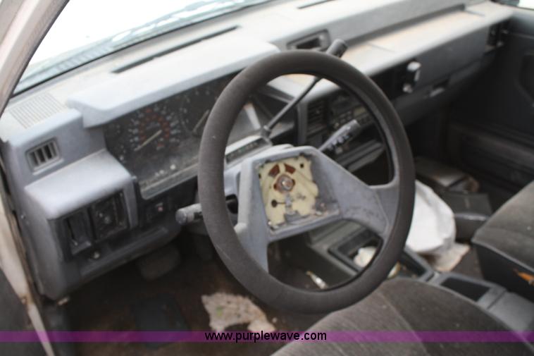 image for item C4421 1989 Dodge Ram 50 Sport pickup truck