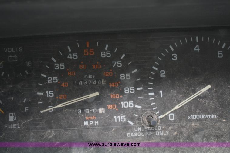 image for item C4421 1989 Dodge Ram 50 Sport pickup truck