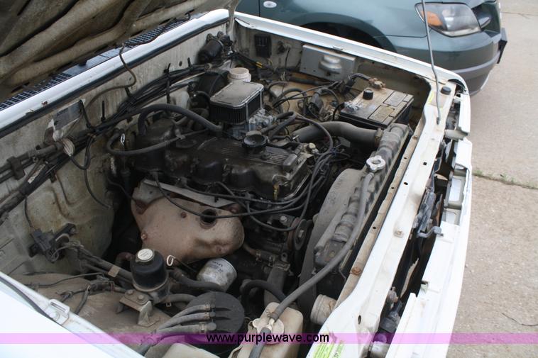 image for item C4421 1989 Dodge Ram 50 Sport pickup truck