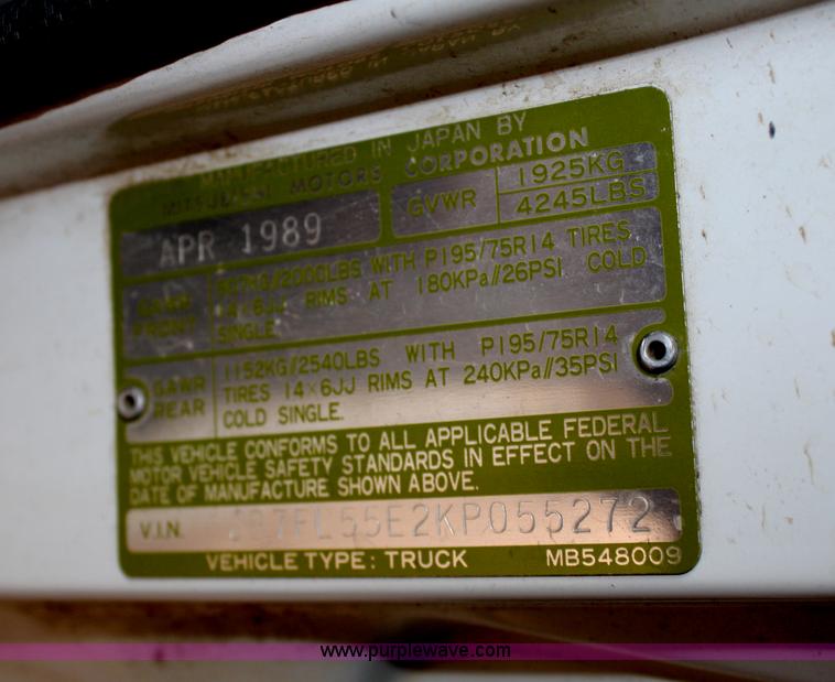 image for item C4421 1989 Dodge Ram 50 Sport pickup truck