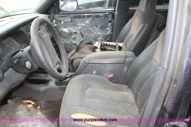 image for item C4422 1999 Dodge Durango SLT SUV