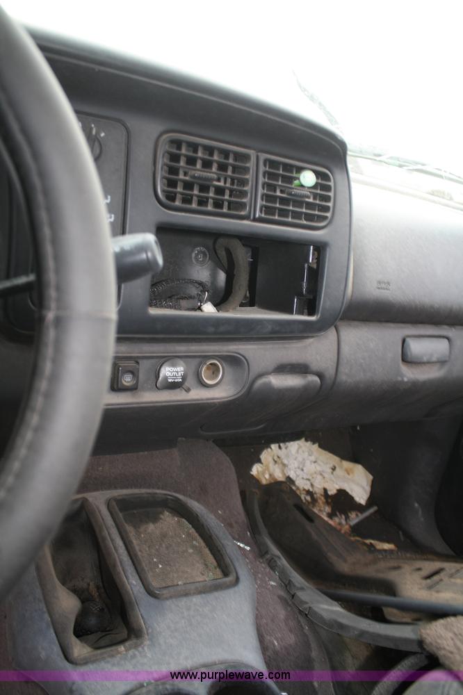 image for item C4422 1999 Dodge Durango SLT SUV