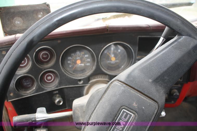 image for item C4425 1987 GMC Sierra 1500 pickup truck