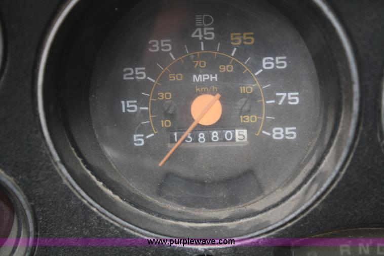 image for item C4425 1987 GMC Sierra 1500 pickup truck