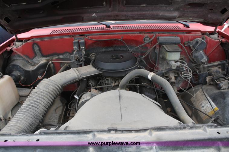 image for item C4425 1987 GMC Sierra 1500 pickup truck