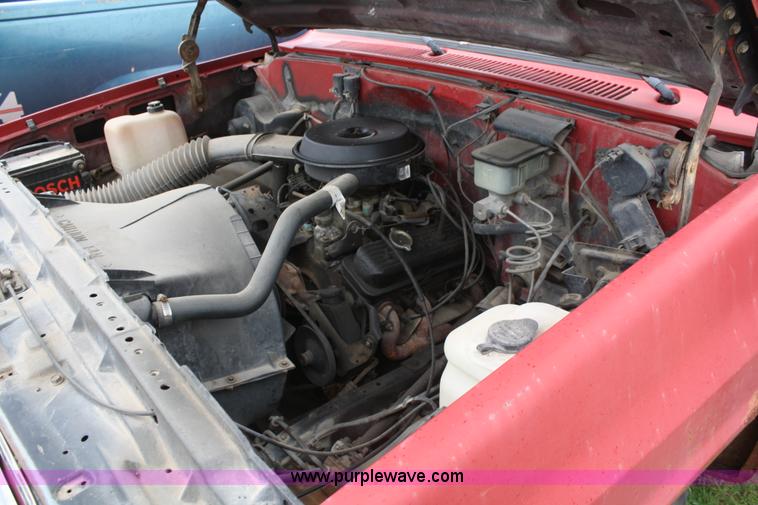 image for item C4425 1987 GMC Sierra 1500 pickup truck