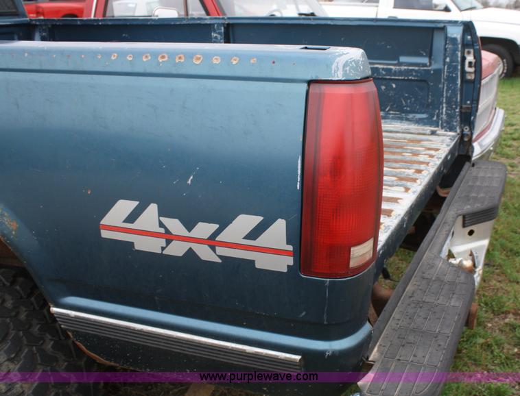 image for item C4426 1990 Chevrolet Silverado K1500 pickup truck