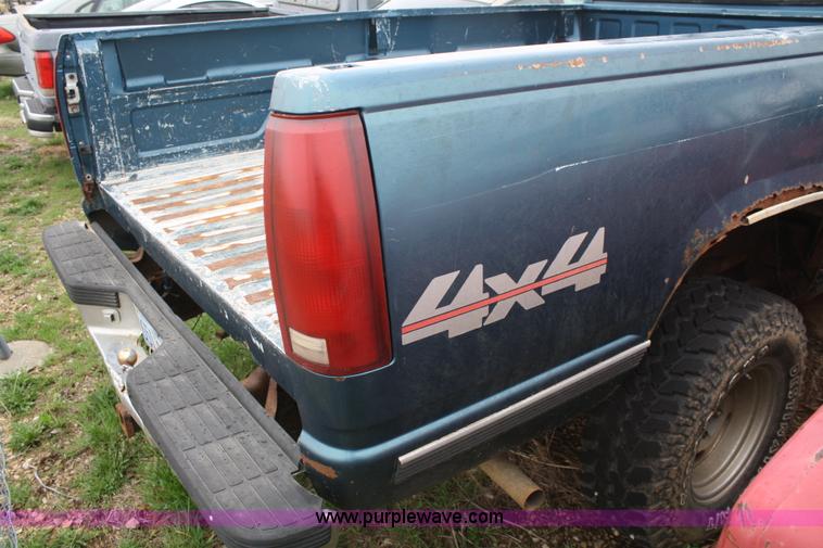image for item C4426 1990 Chevrolet Silverado K1500 pickup truck