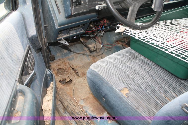 image for item C4426 1990 Chevrolet Silverado K1500 pickup truck