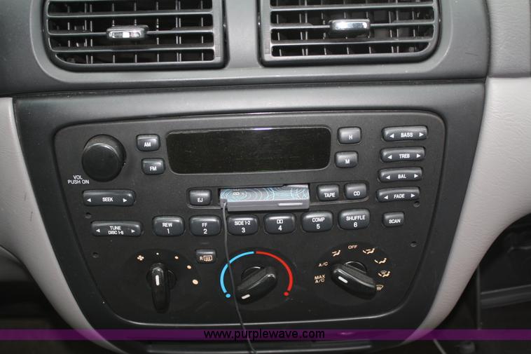 image for item C4427 2002 Ford Taurus LX