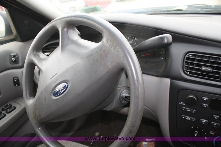 image for item C4427 2002 Ford Taurus LX