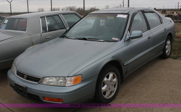 image for item C4429 1995 Honda Accord EX