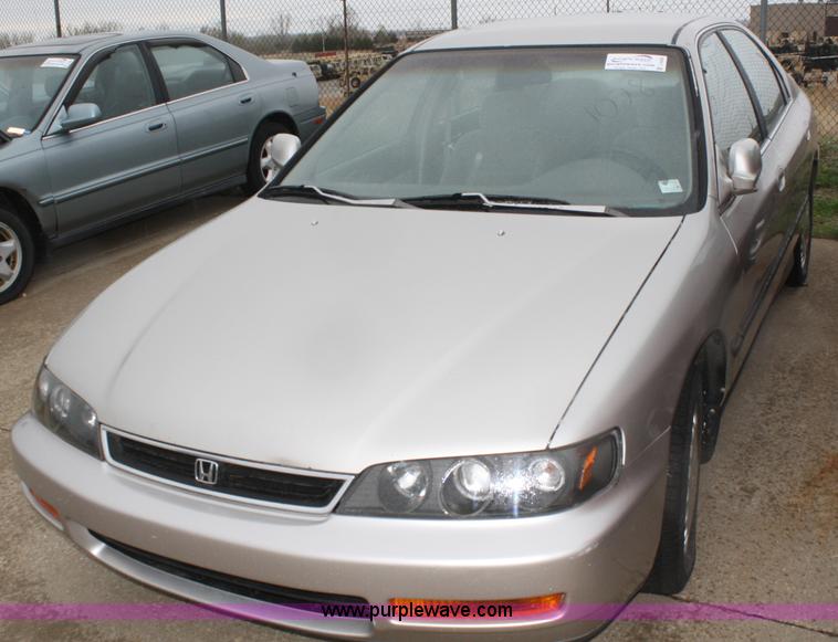 image for item C4430 1996 Honda Accord LX