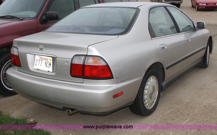 image for item C4430 1996 Honda Accord LX