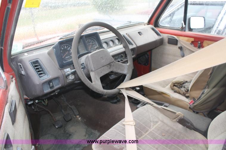 image for item C4432 1986 Isuzu Trooper II SUV