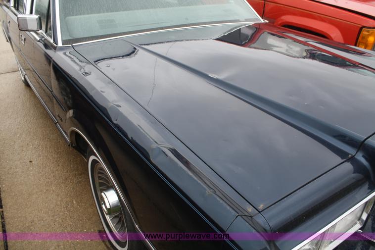 image for item C4433 1988 Lincoln Town Car
