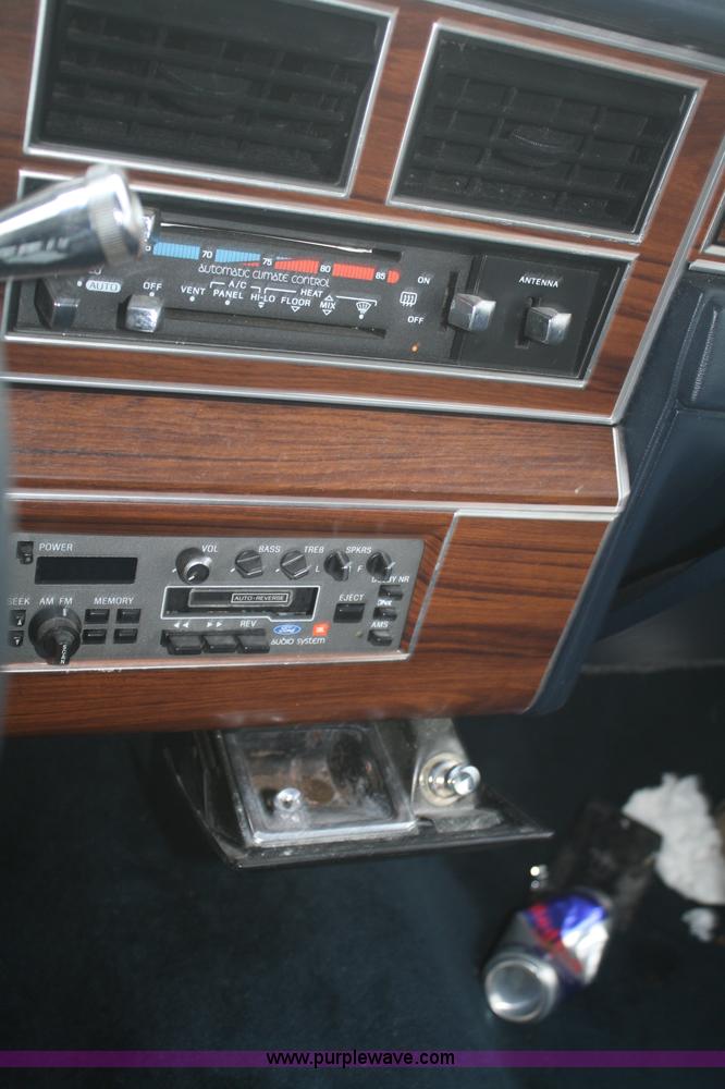 image for item C4433 1988 Lincoln Town Car