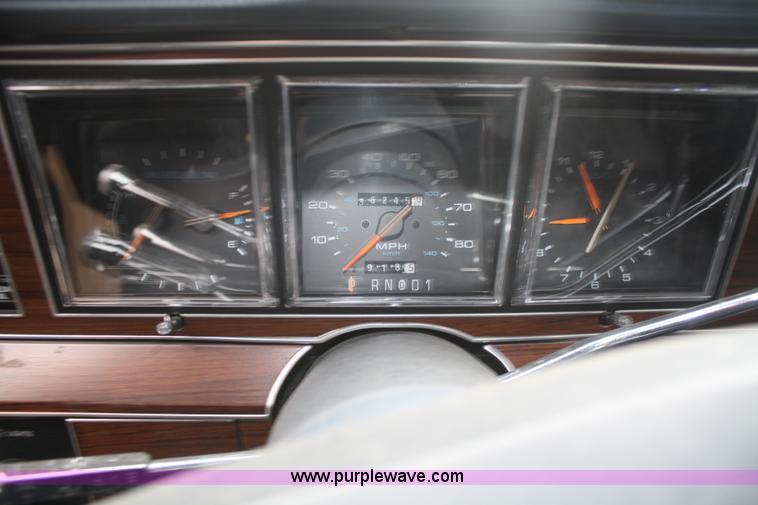 image for item C4433 1988 Lincoln Town Car