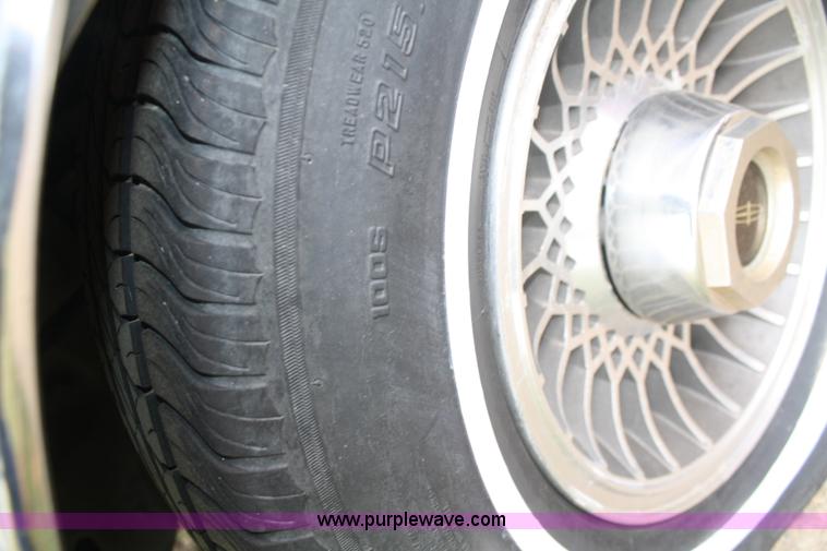 image for item C4433 1988 Lincoln Town Car