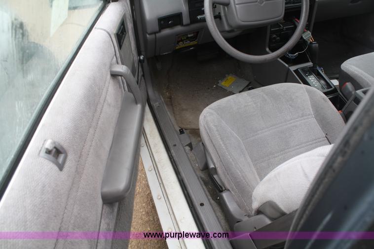 image for item C4436 1994 Plymouth Sundance Duster