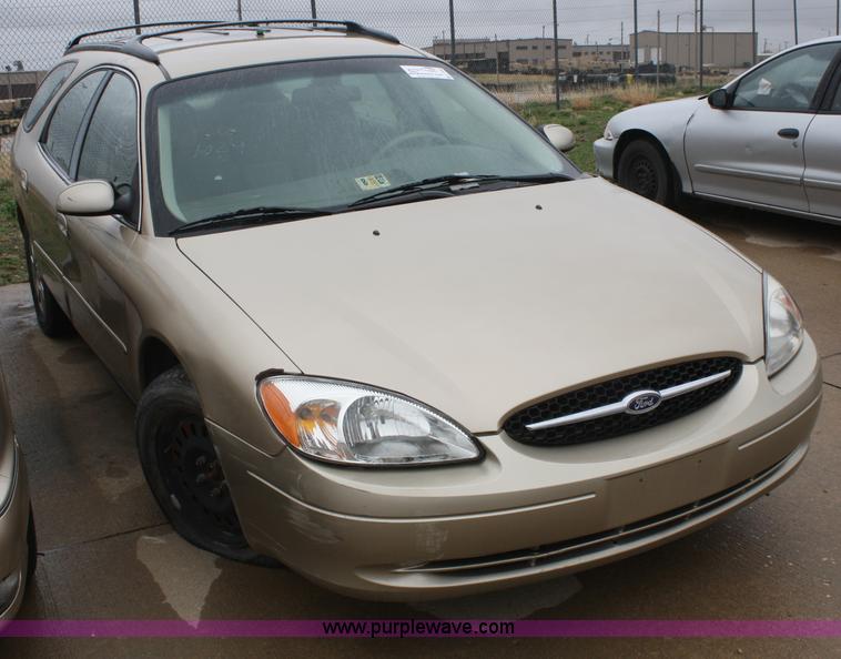 image for item C4438 2000 Ford Taurus SE