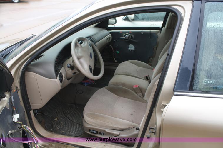 image for item C4438 2000 Ford Taurus SE