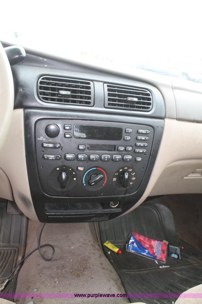 image for item C4438 2000 Ford Taurus SE