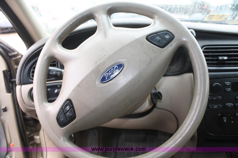 image for item C4438 2000 Ford Taurus SE