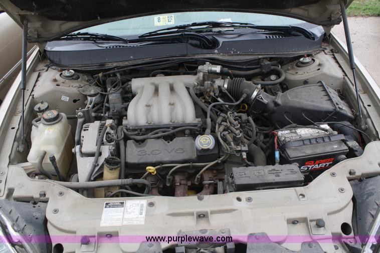 image for item C4438 2000 Ford Taurus SE