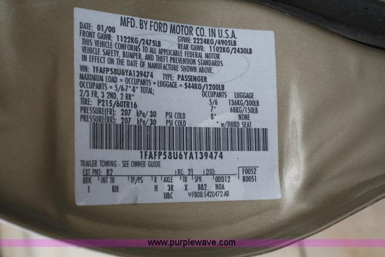 image for item C4438 2000 Ford Taurus SE