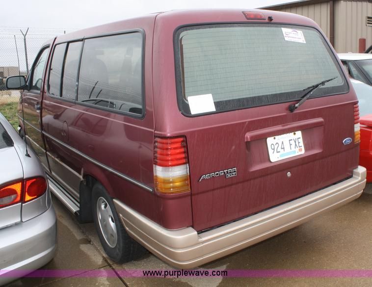 image for item C4440 1996 Ford Aerostar XLT mini van