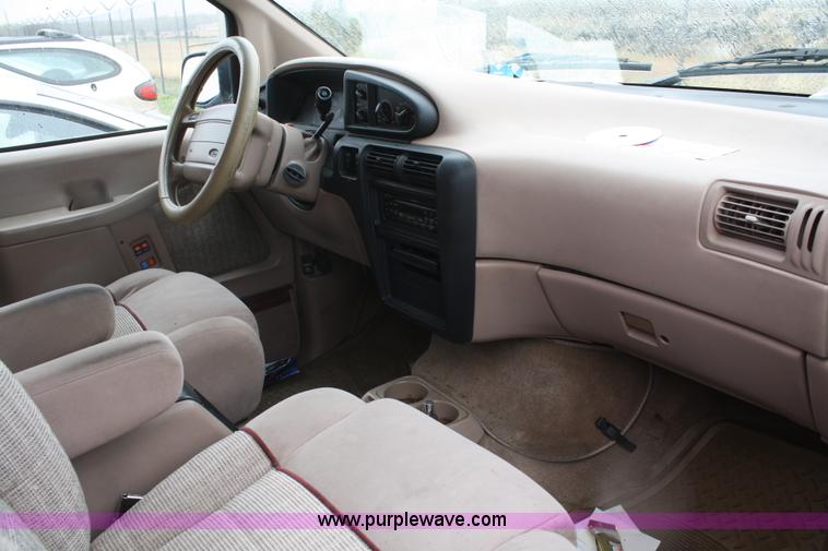 image for item C4440 1996 Ford Aerostar XLT mini van